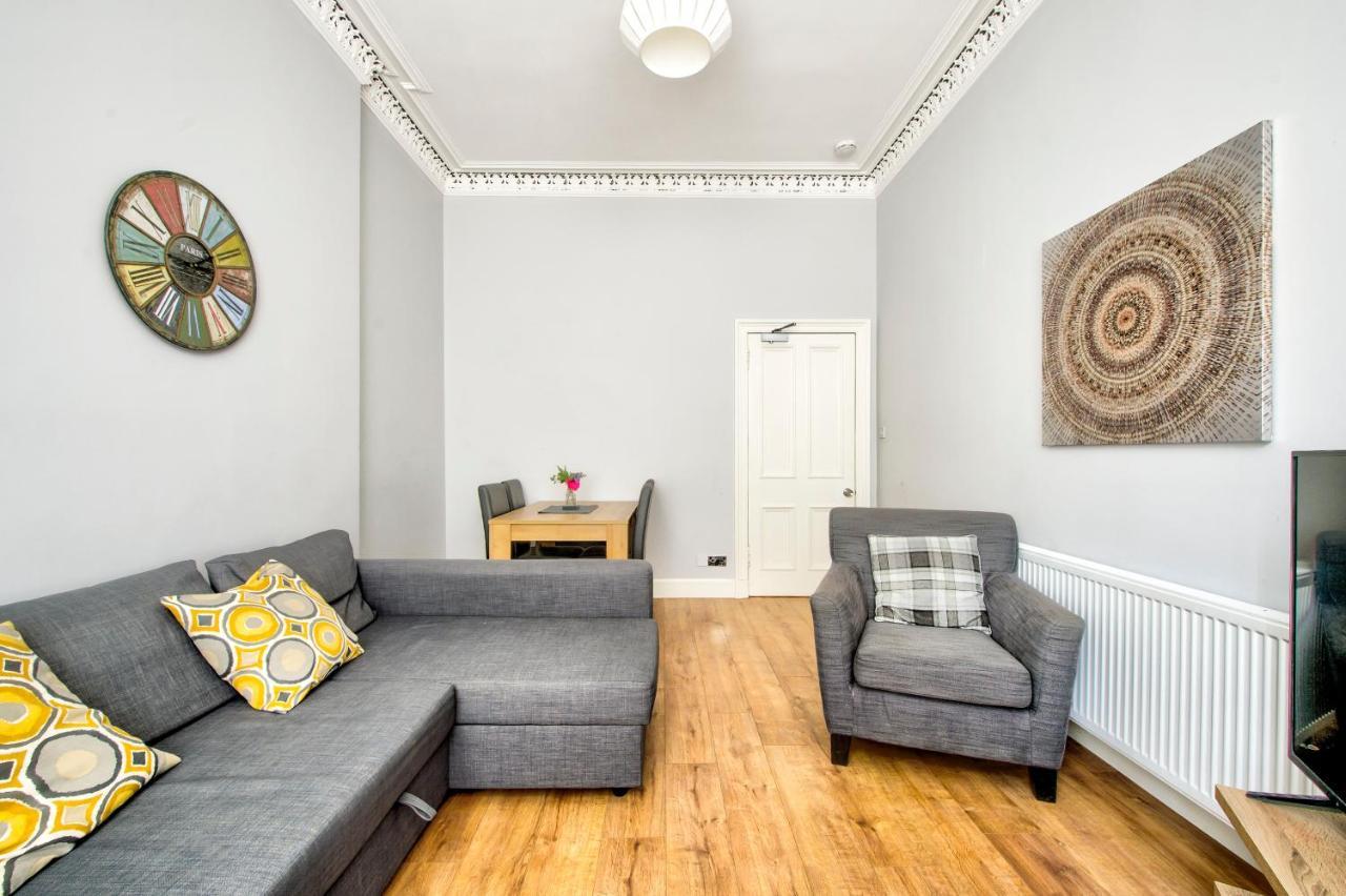 Sleeps 6 Free Parking Appartement *
